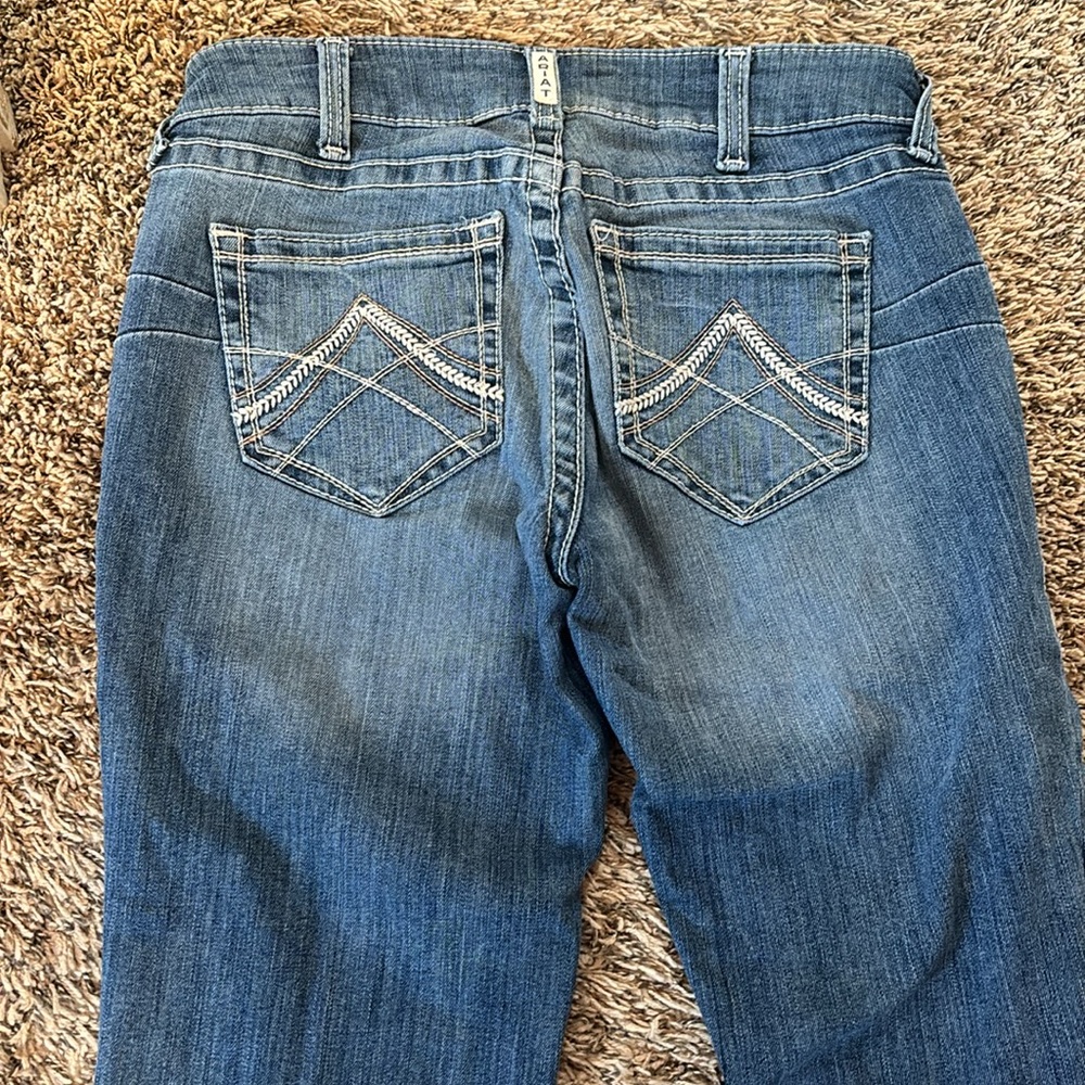 Ariat Mid Rise Straight leg Jeans